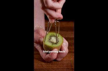 Kiwi Peeling Hack