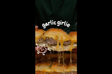 Easiest Garlic Bread Sliders