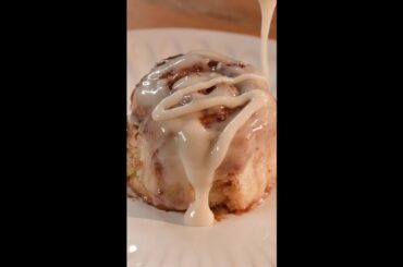 The best way to cook cinnamon rolls is in the air fryer ft. Megan Hysaw