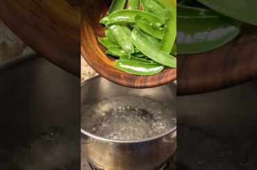 Matar ke chilke ki Ekdam unique recipe 😱|#shorts #youtubeshorts #food #cooking #recipe