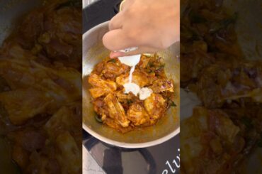 ⛅️Breakfast to lunch mini vlog😋Ilaneer dosa🍗chicken gravy Sambar@sheerusdining