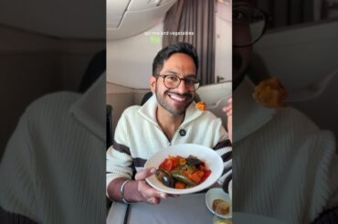 WHAT I ATE ON THE PLANE TO NEW ZEALAND 🇳🇿 #shorts