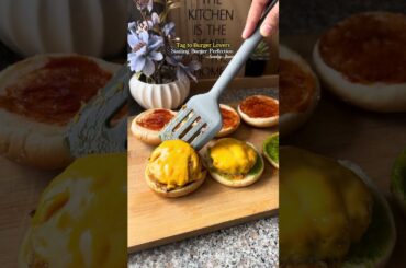 Tag burger lovers | Sizzling burger #food #breakfastfood #howtomakewhitesaucepasta #recipe #cooking