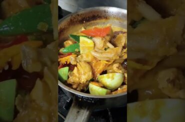 "แกงแดงไก่สามสายพันธุ์"เป็นอาหารChef's Table เนื้อไก่ที่ให้ความเด้งฉ่ำไม่กระด้าง#jamn_bkk #แกงเผ็ด