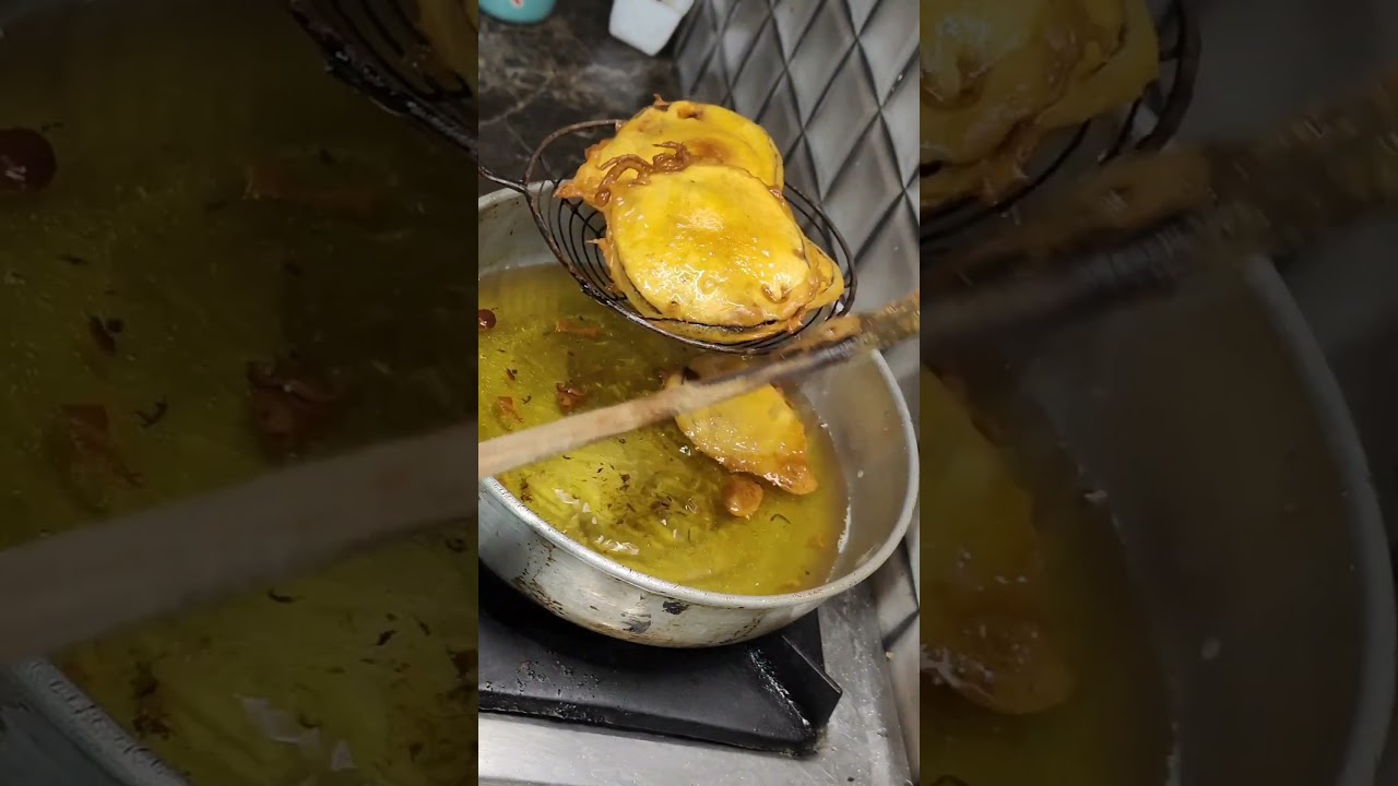 Day 65 baigan pakode 😋 #cooking #recipe #vlog #pakoderecipe #food #daliyvlog #yammey Day 65 baigan pakode 😋 #cooking #recipe #vlog #pakoderecipe #food #daliyvlog #yammey
