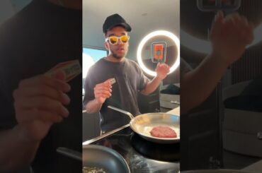 Let Carter Cook: Cheeseburgers #carterpcs #cooking #burger