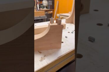 Dining table part 3 - let’s join the legs with the aprons.