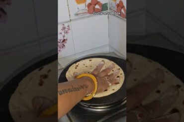 #roti #chapati #indianbread #flatbread #healthy #ytshorts #cooking #indianfood