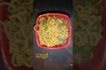 Maggie ke she banay #food meking #cooking channel#maggi recipe #trending #food shorts #cooking