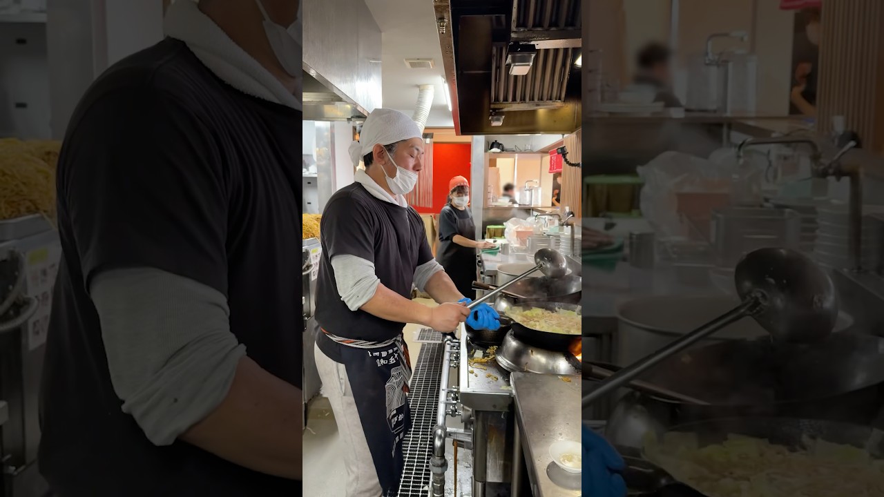 Japan’s Salaryman Soul Food🍜 SARA-UDON Japan’s Salaryman Soul Food🍜 SARA-UDON