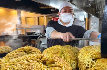 Legendary Fried Noodles: 250 Meals Daily! 40 Years of Mastery! Japan’s Salaryman Soul Food