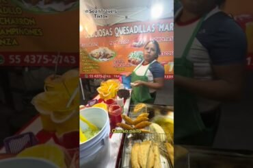 $0.98 chicken quesadillas 🌮 in Mexico 🇲🇽 #streetfood #food #chicken #quesadillas #cheese #spicy