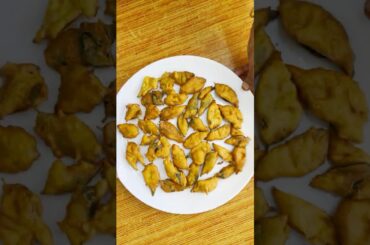 Curry leaves Pakoda ASMR #shorts #asmr #asmreating #asmrsounds #food #cooking #recipe #viral