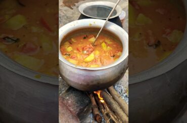 village style alu curry#shortsfeed#cooking#ytshorts#food#trending#alucurry#palletooru#villagelife