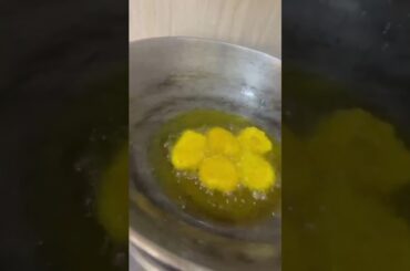 curry bnaya vo bhi alg style me #shorts #curry #curryrecpie #cooking