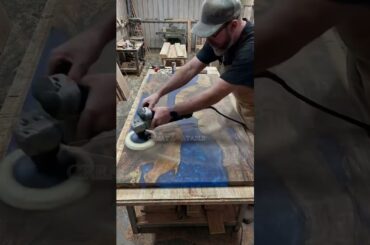 Could your dining room handle a statement piece that steals all the attention at a dinner party?🤯