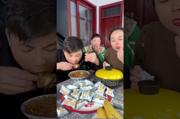 Mom helped my stupid husband eat my chicken drumstick #funny #mukbang #food #eating #eat #delic