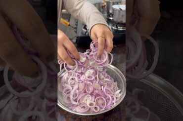 leftover onion recipe🧅😍 #nehabisht #ytshorts #easyrecipe #sirkapyaz #cooking #foodie #pahadi