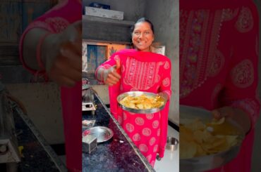 Aloo chips bnai hai 😋😍 #food #cooking #lifestyle #minivlog #recipe #shorts