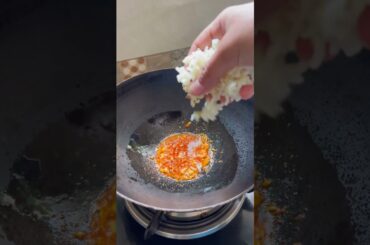 Spicy garlic rice recipe 😋🌿🌿 #food #recipe #cooking #easyrecipe #friedrice #shortsfeed
