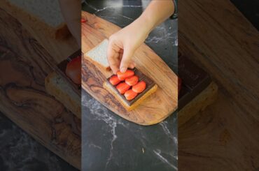 Strawberry Toast #shortvideo #viralvideo #strawberry #breakfast #cooking #food #foodies #toast