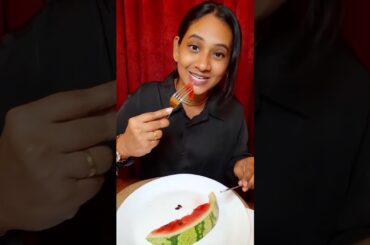 How to eat a watermelon Elegantly - Dining Etiquette