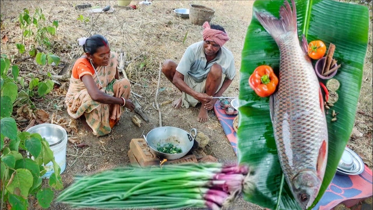 ROHU FISH CURRY and ONION SHAK VAJI cooking & eating by santali tribe couple ROHU FISH CURRY and ONION SHAK VAJI cooking & eating by santali tribe couple