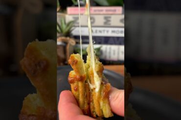 Cheesy herb and garlic pull apart tortilla bread