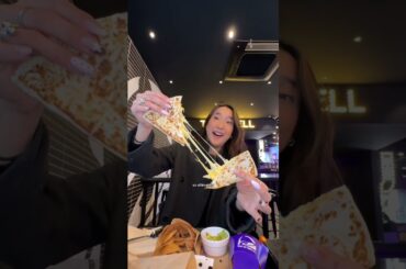 trying popular food chains IN KOREA?!! 🍔🍨🫕🍵 #korea #fastfood #tacobell #costco #yummy