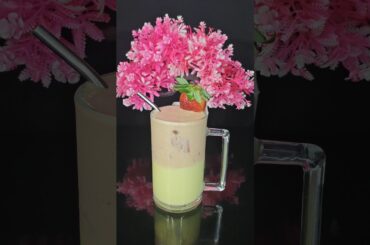 STRAWBERRY MILKSHAKE  ASMR 🍓#shorts #food #recipe #asmr #cooking