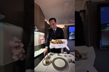When flying feels like dining in a restaurant #singaporeairlines  #firstclass  #suites
