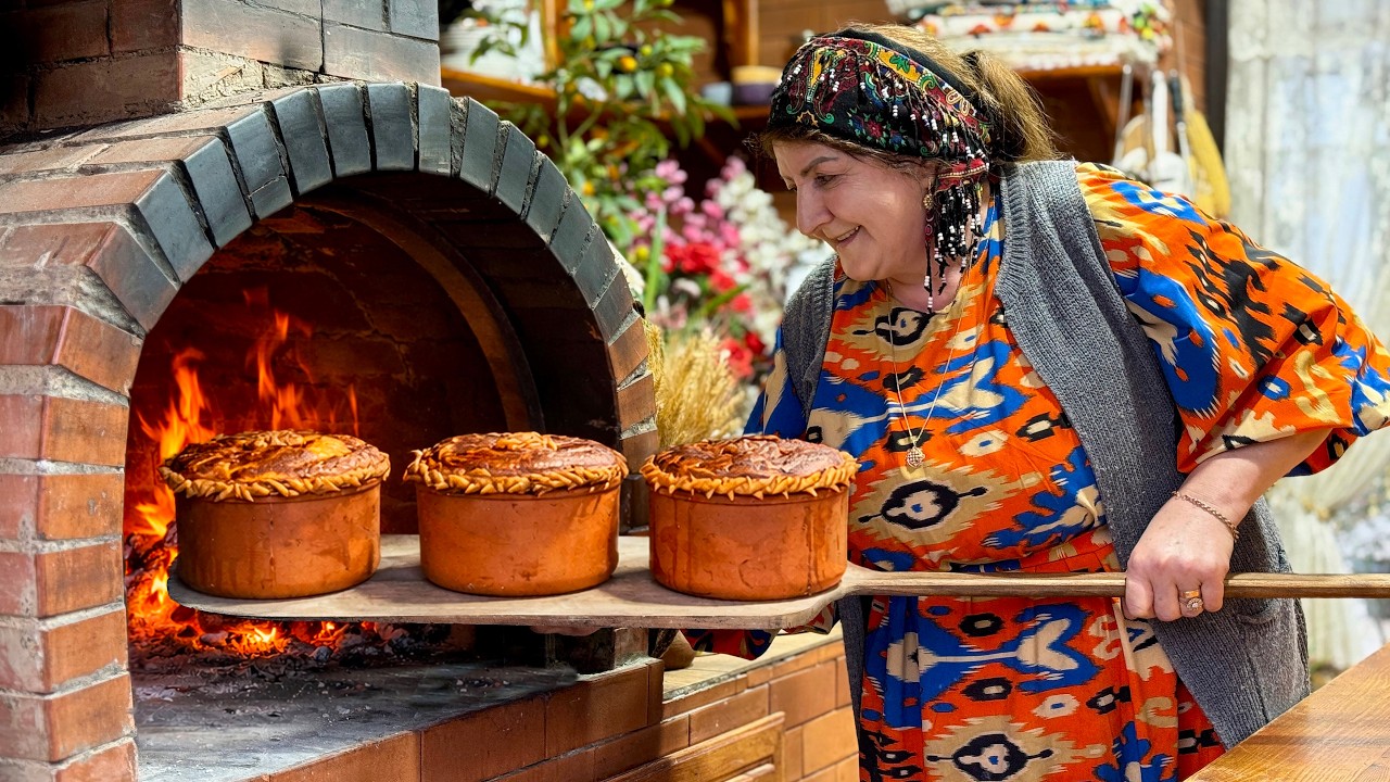 Famous Beef Goulash Cooked Inside Fresh Bread | Grandma’s Homemade Recipe! Famous Beef Goulash Cooked Inside Fresh Bread | Grandma's Homemade Recipe!