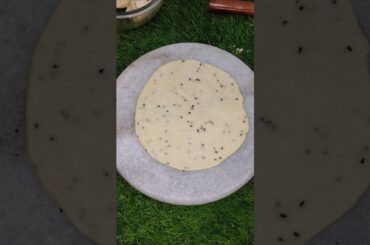 world's best Oil free paratha recipe#cooking​​​​​​#food​​​​​​#vegetables​​​​​​#paratha​​​​​​#cutting