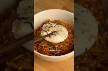 How to cook an egg with Buldak noodles