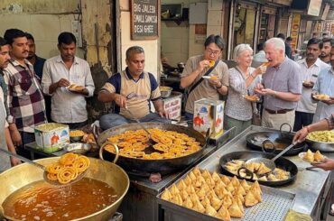Inside India's 150 yrs Old Street food snacks | Indian street food