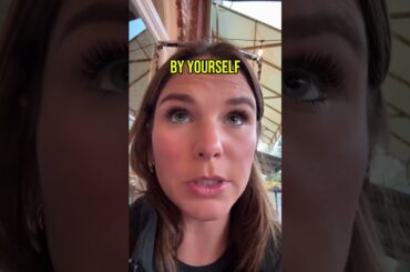 Restaurant thought she was food critic 😂 🎥 @kkatenoel