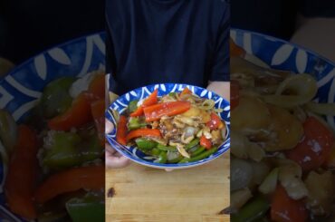 This chicken stir fry technique keeps it tender and juicy 😋 #cooking #shorts