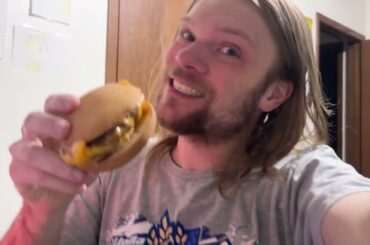 Walmart Deli Angus Cheeseburger- Fine Dining Reviews