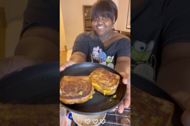 Breakfast at 12pm😅💕 #fypシ #cooking #hotelliving #shorts #cookwithme #breakfast