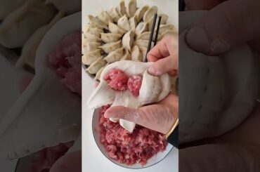 The texture on these dumplings is incredible! #Satisfying#foodhacks #cooking #shorts