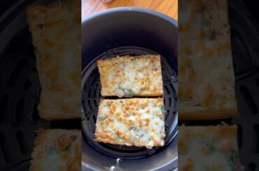 Cheesy garlic bread in Airfrayer #shorts #recipe #cooking