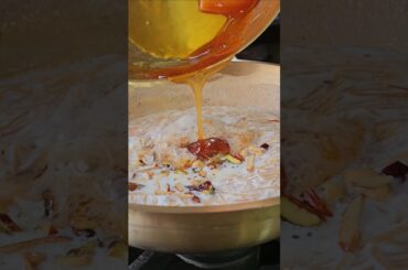 Sheer Khurma #shortvideo #viralvideo #food #foodies #eidmubarak #sheerkhurma #eidrecipe #cooking