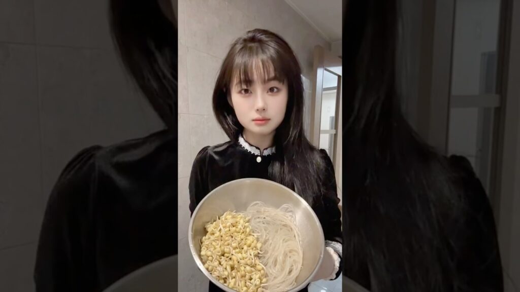 Liking someone can’t put food on the table. But if you like me, I can cook for you! #food #cooking