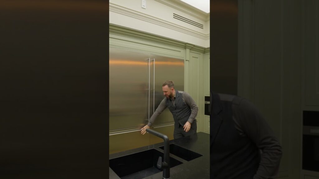 Роскошь американской классики: мастер-кухня с островом в Prime Time