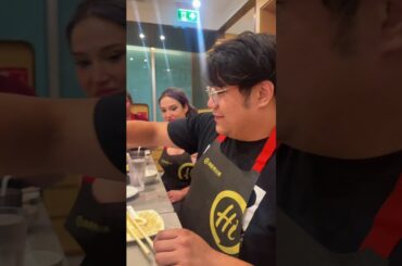 This was supposed to be a relaxing dinner after a long day. #haidilao #hotpot #friendstrip