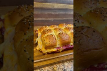 Viral Reuben Sliders #reuben #sliders #bbq #food #foodreels #cooking #recipe #stpatricksday #cook