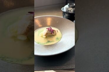 Airport food lounges or fine dining? 🥂#luxurytravel #airport lounges
