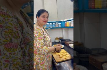 Navratri special recipe Aloo Tuk Chaat #navratri #chaat #harjeetcooks #food #cooking #minivlog