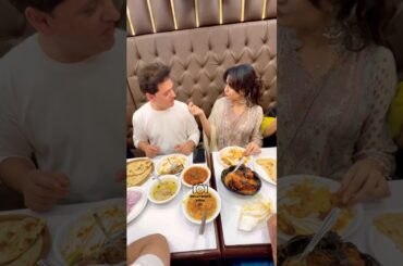 Beautiful Couple #saraarfeenkhan & #arfeenkhan At Dinner 😍 #ytshorts #trendingshorts #shorts