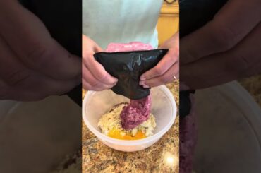 Doesn’t his lunch look delicious? #shorts #fyp #cooking #lunch #dinner #meatloaf #easy #husbandwife